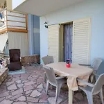 Rei Apartments