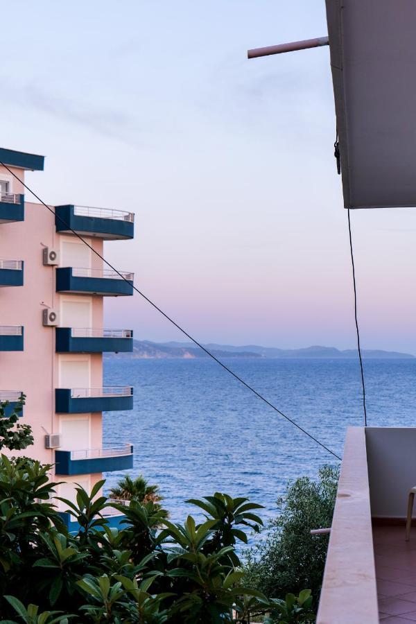 Rei * Sarandë